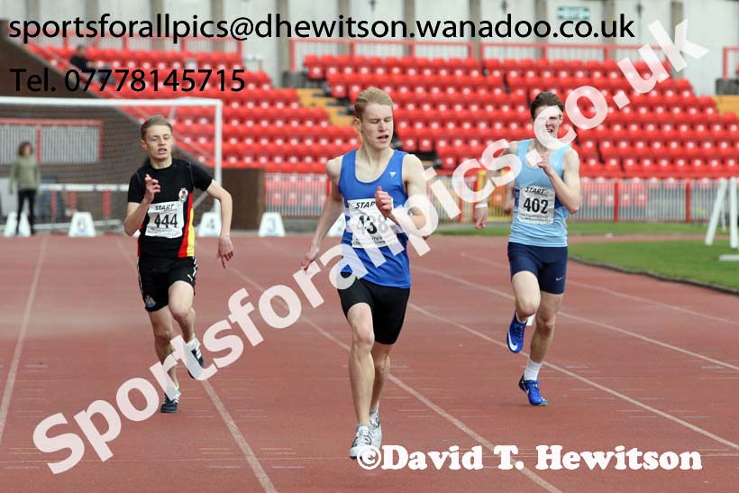 Mens under-17s 400 metres, North Eastern Champs, Gateshead Stadium. Photo: David T. Hewitson/Sports for All Pics